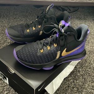 Lebron witness 5 fierce purple metallic gold